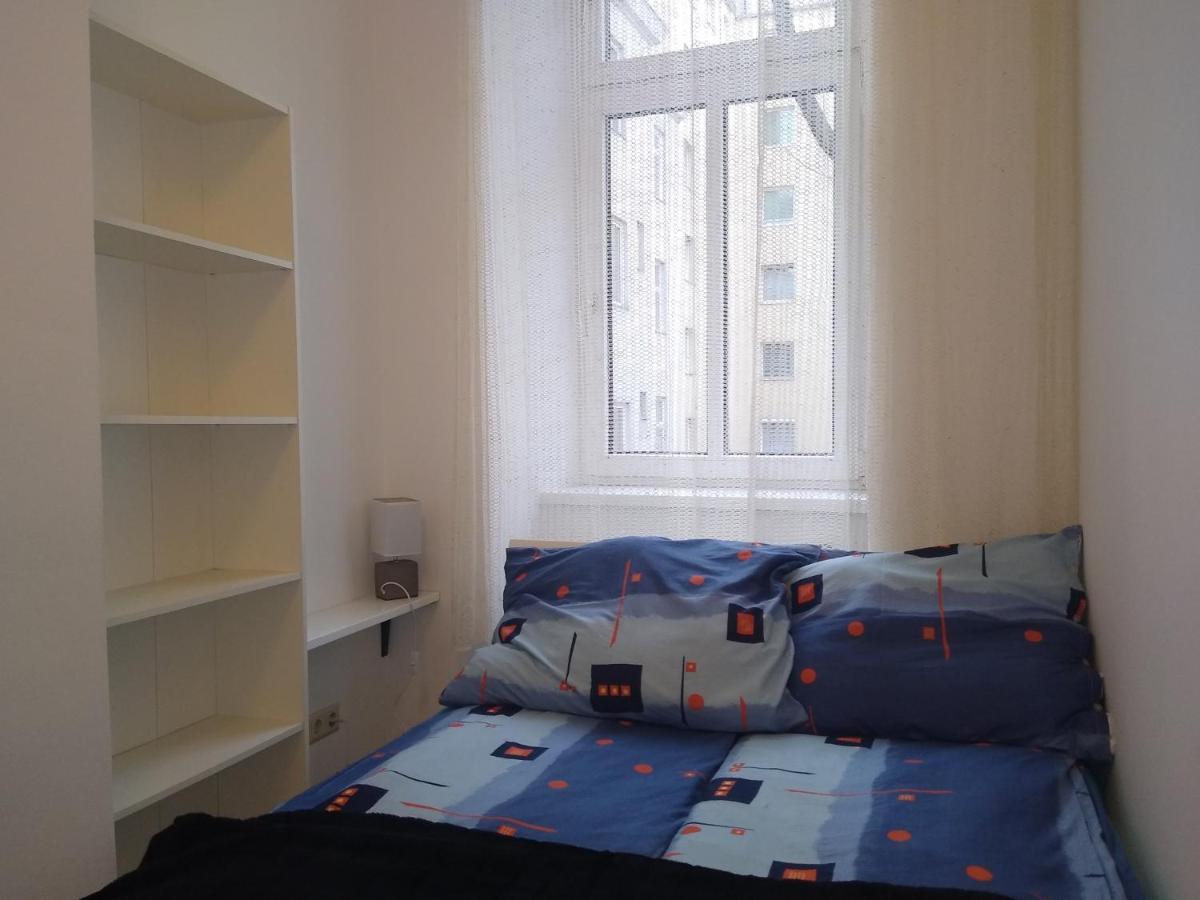 Spacious Central Apartment Вена Экстерьер фото