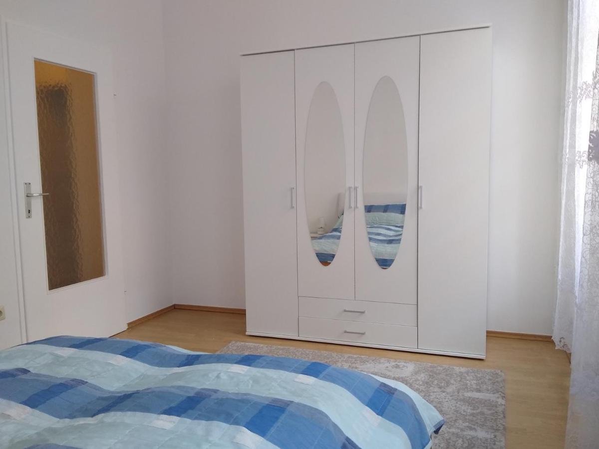 Spacious Central Apartment Вена Экстерьер фото