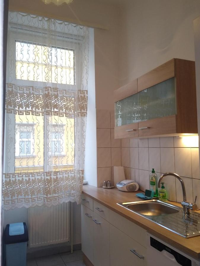 Spacious Central Apartment Вена Экстерьер фото