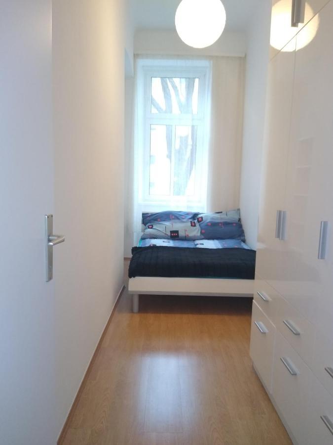 Spacious Central Apartment Вена Экстерьер фото