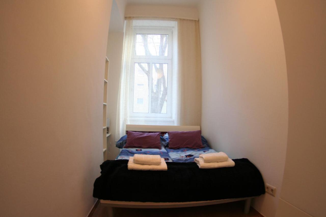 Spacious Central Apartment Вена Экстерьер фото